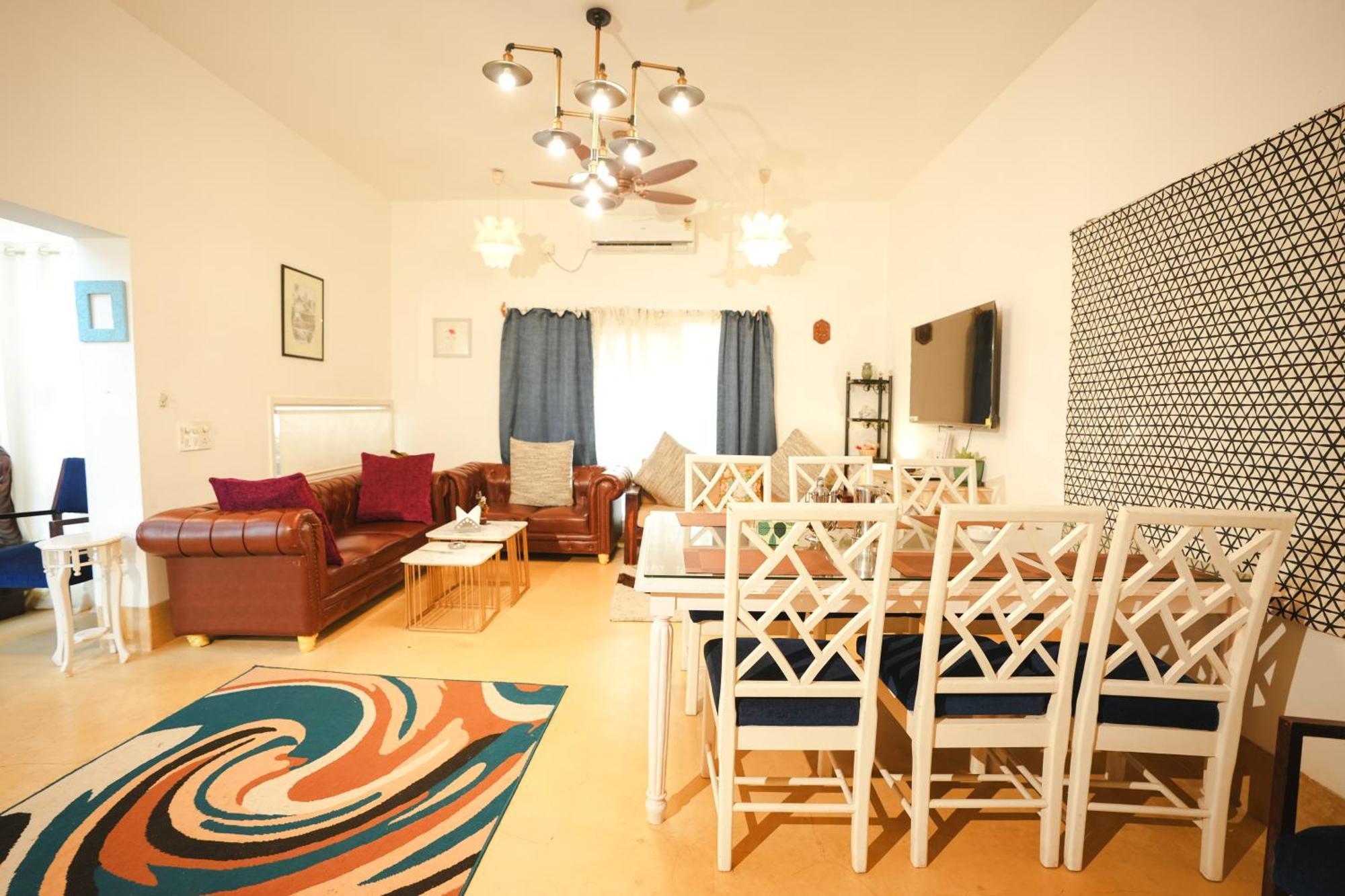 M - Solitude: Beachside Retreat With Pool * Candolim