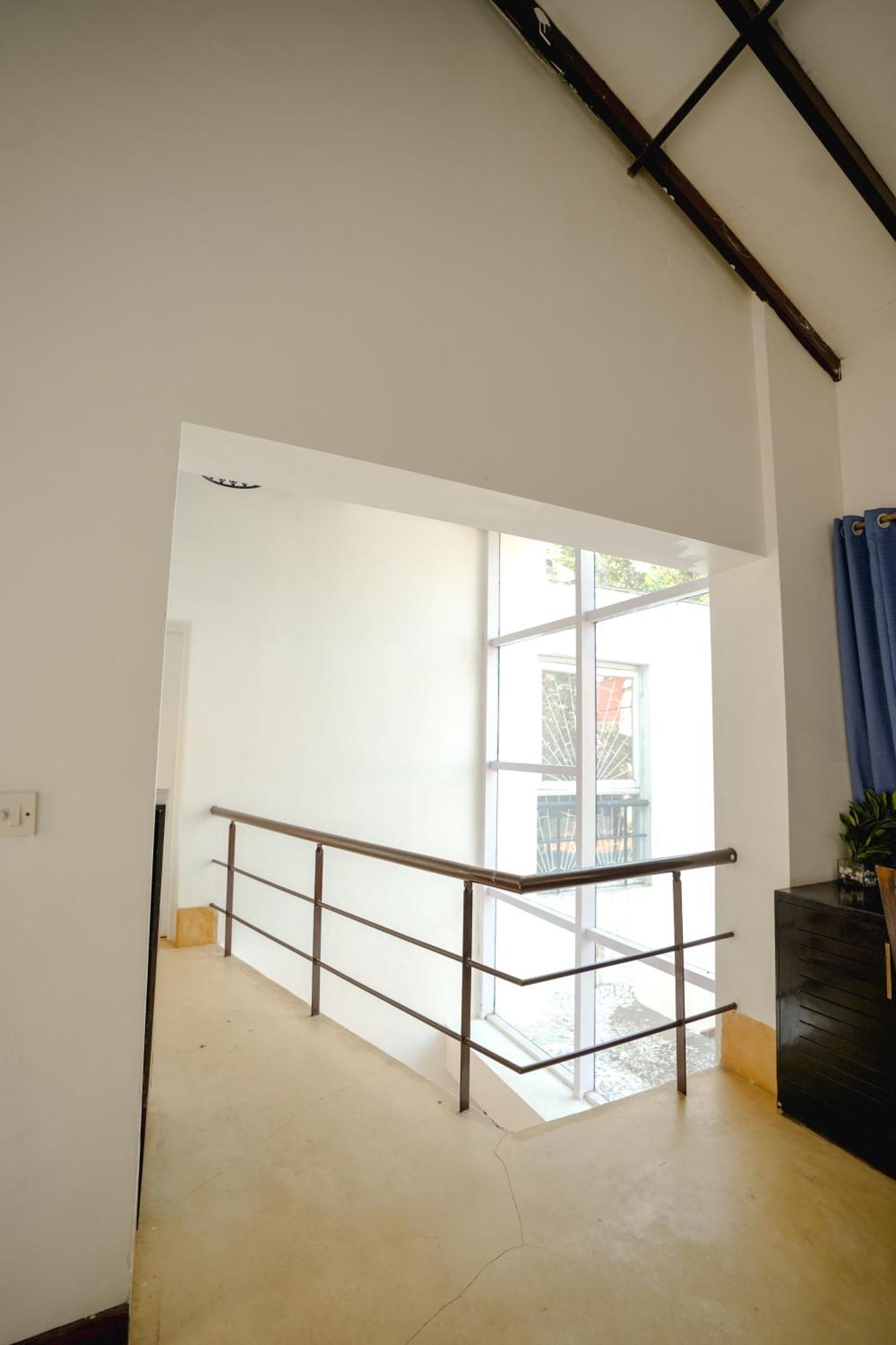M - Solitude: Beachside Retreat With Pool Candolim