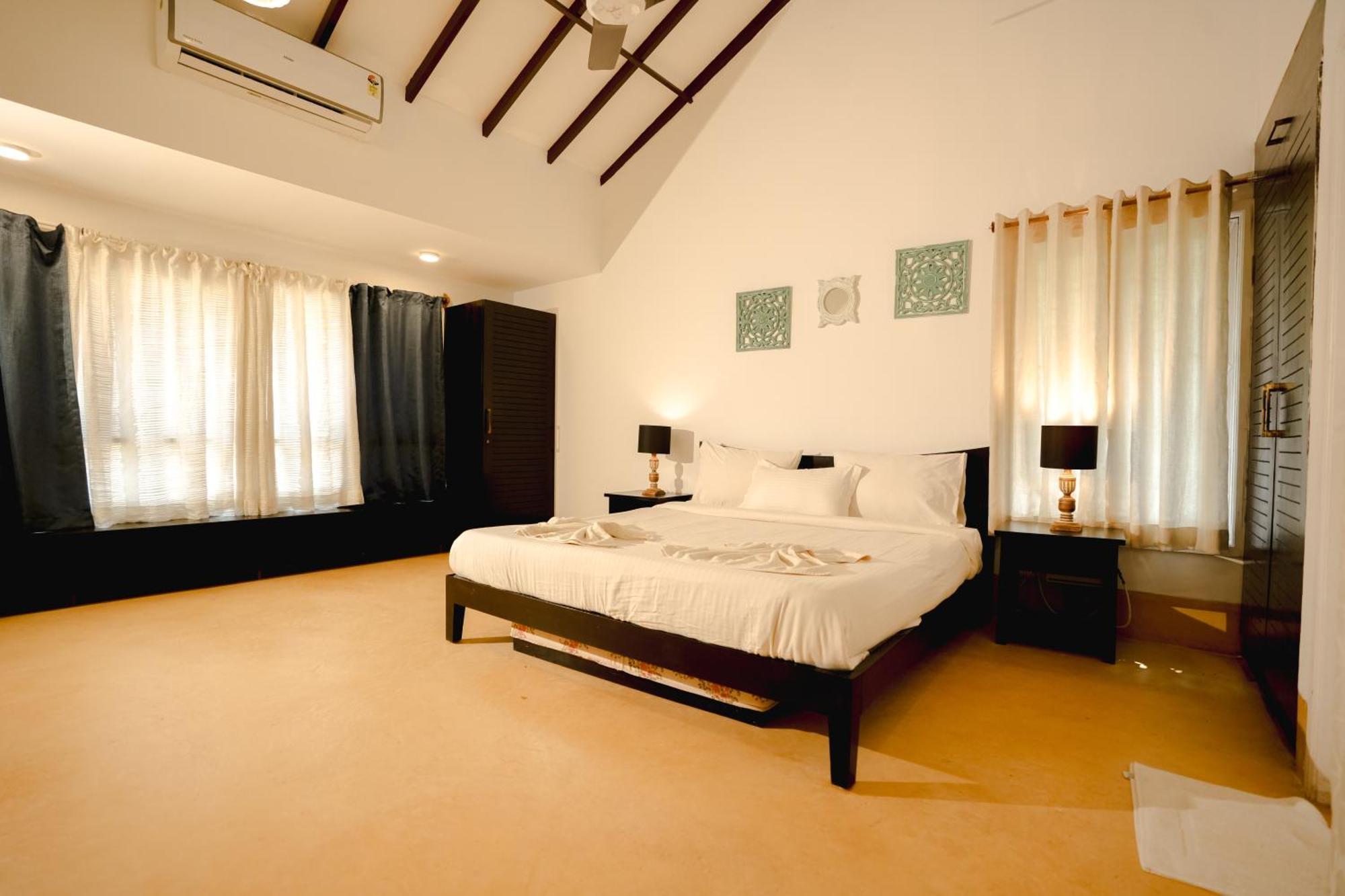 Villa M - Solitude: Beachside Retreat With Pool Candolim