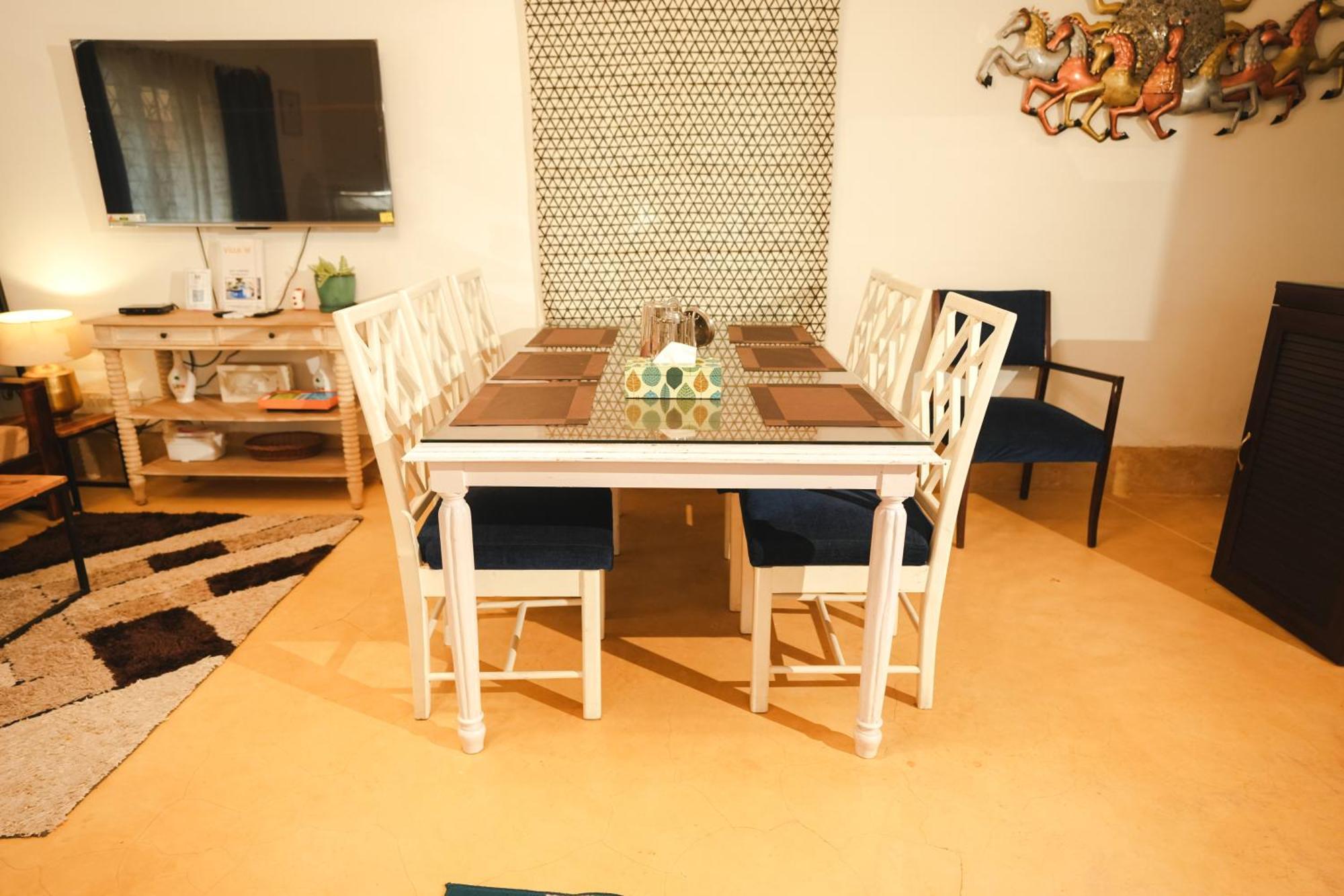 M - Solitude: Beachside Retreat With Pool Villa Candolim